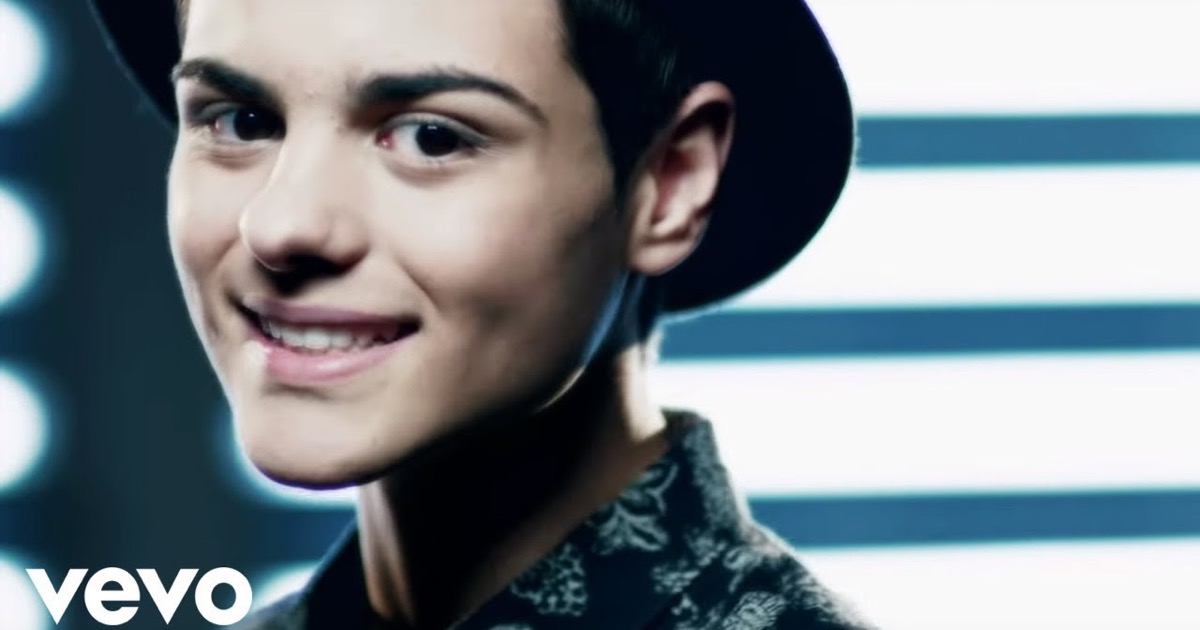 Abraham Mateo en el videoclip de Señorita (2013): el gaditano de catorce años que convirtió su registro pop-R&B en el vídeo más visto de YouTube España ese año