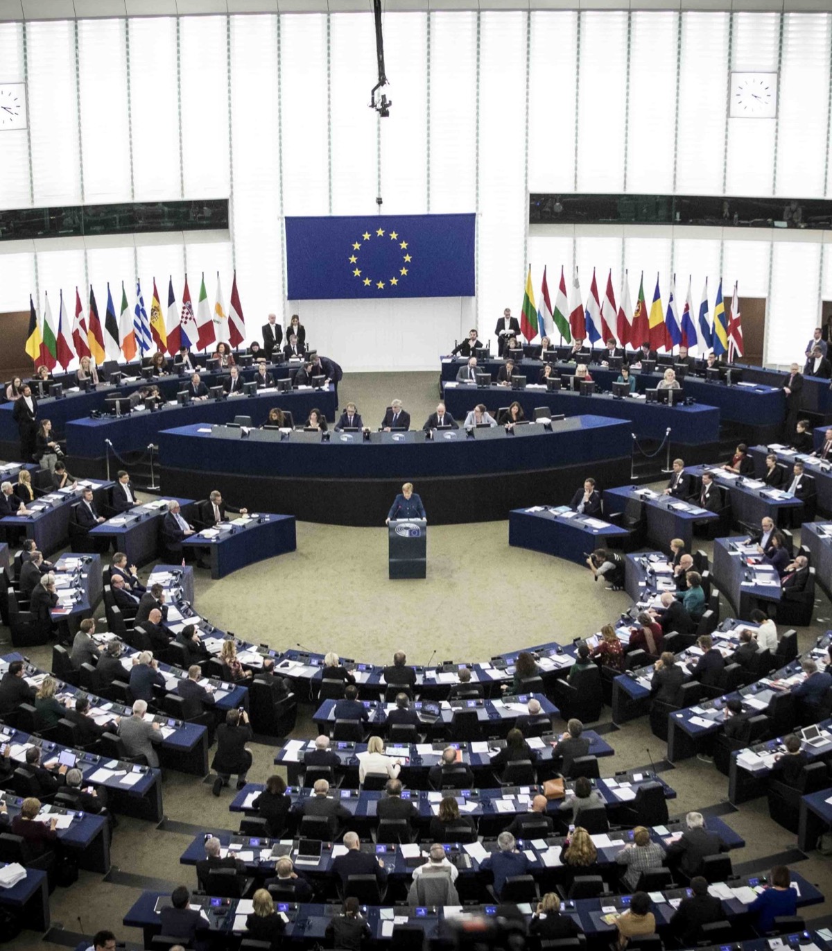 Post viral de Pubity en X sobre la prórroga de Chat Control y la vigilancia de mensajes privados en la UE