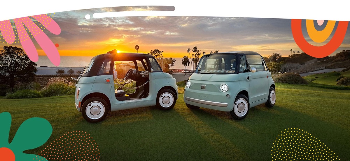 Dos FIAT Topolino en un campo de golf al atardecer: Dolce Vita a la izquierda y Topolino cerrado a la derecha
