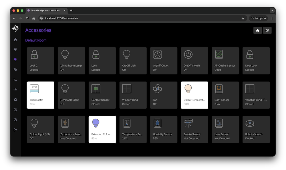 Vista de accesorios en Homebridge UI: cámaras Ring, sensores y timbres listados como dispositivos HomeKit listos para la app Casa