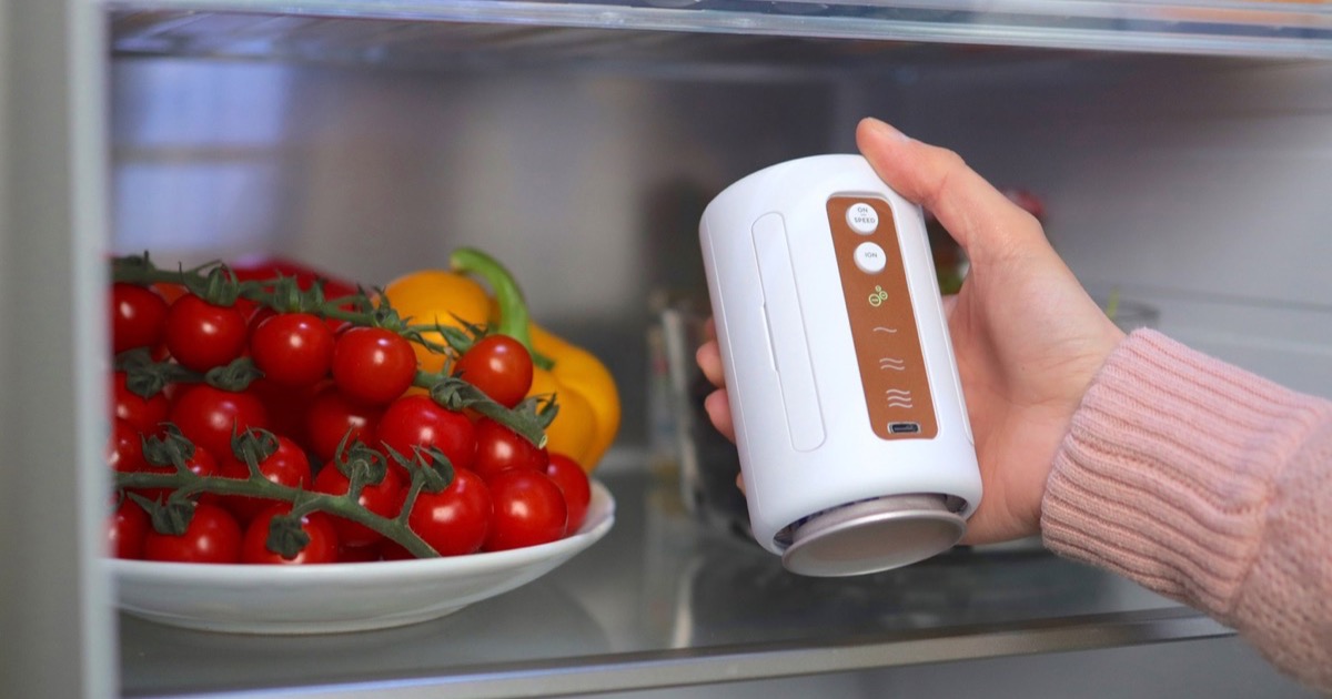 Jetro de Ionizo Technology: purificador de aire para nevera del tamaño de una lata, con filtro cerámico lavable y luz azul fotocatalítica — campaña Kickstarter 2026