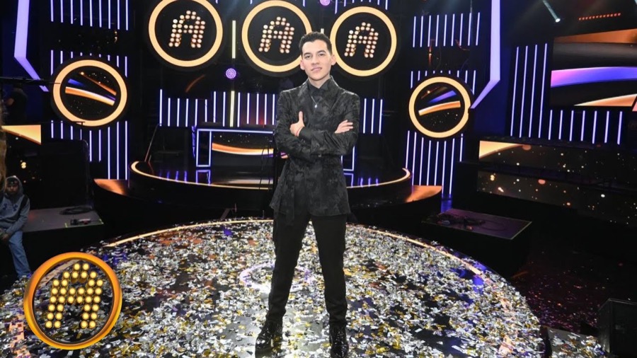 Mario Girón proclamado ganador de La Academia 2024 en el escenario de TV Azteca