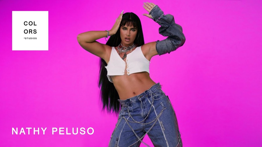 Nathy Peluso interpretando Sana Sana en A COLORS SHOW