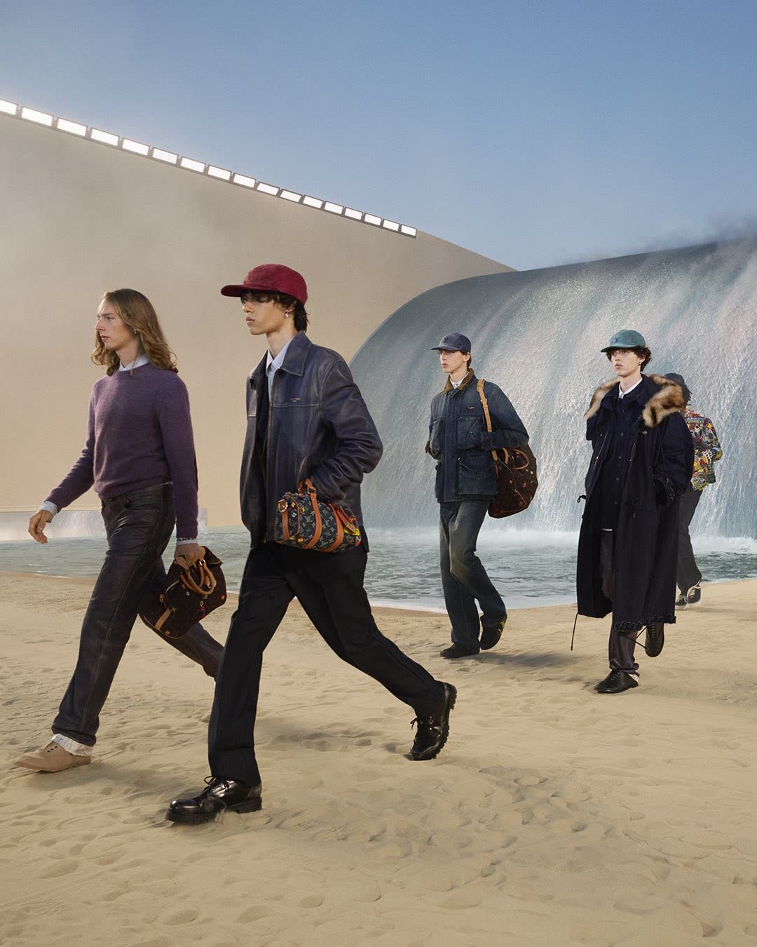 Segunda imagen del desfile Louis Vuitton Men SS27: detalle de styling y ambiente playero de la pasarela
