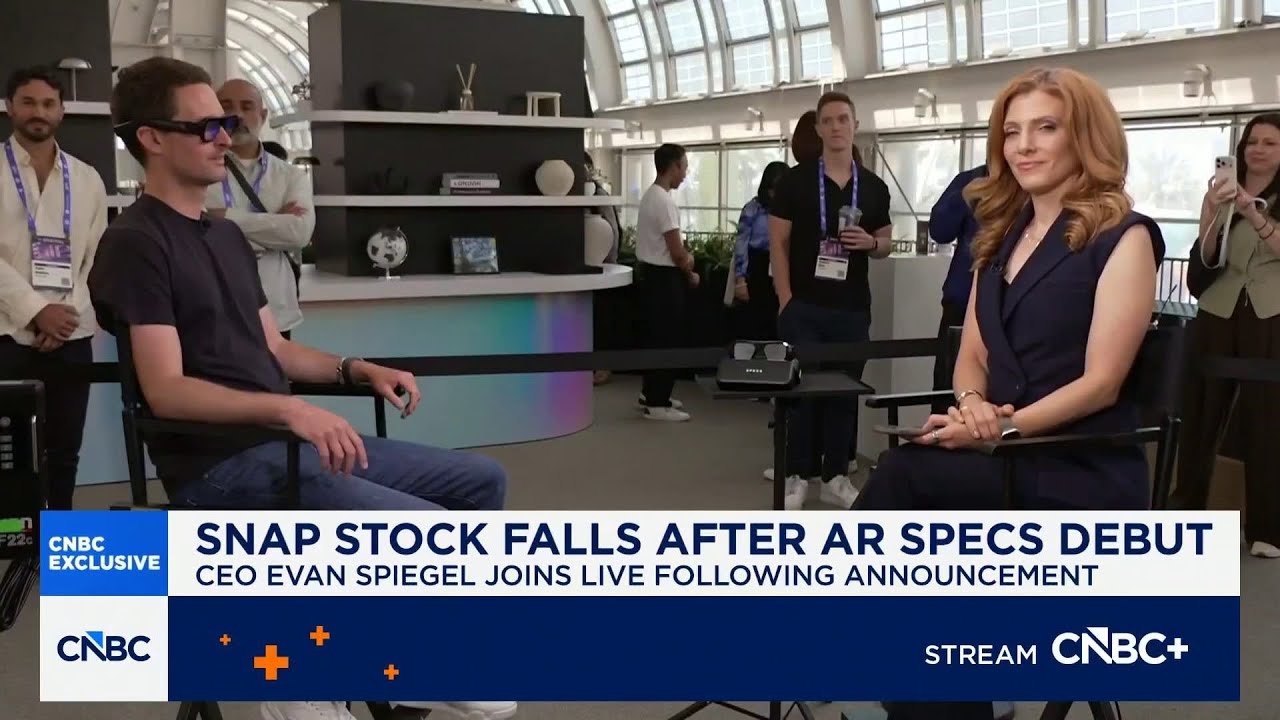 Evan Spiegel, CEO de Snap, en entrevista con CNBC tras presentar las gafas AR SPECS