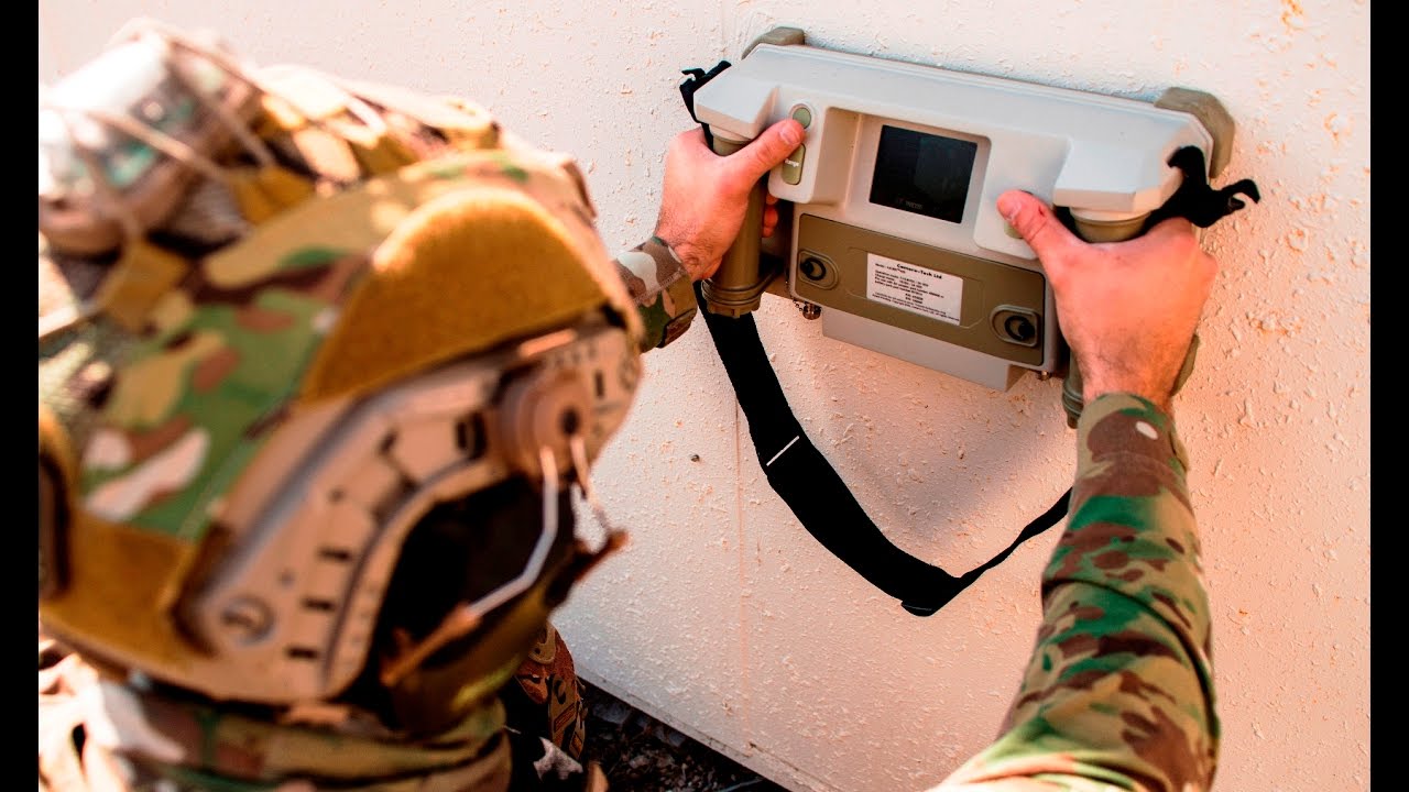 Radar portátil Xaver 400 de Camero: equipo UWB usado por equipos USAR para detectar personas atrapadas detrás de muros o escombros