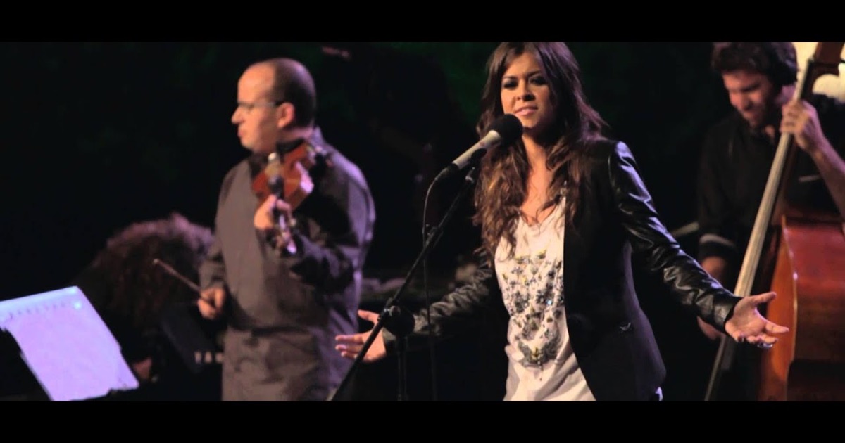 Vanesa Martín en el videoclip oficial de Arráncame: la cantautora malagueña en primer plano, en el tema que supera los cuarenta millones de reproducciones en su canal de YouTube